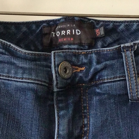 Torrid Premium Skinny Distressed Jeans Size 12 - Picture 3 of 11